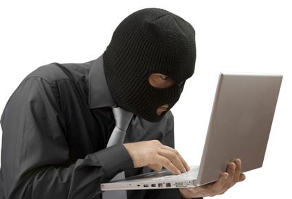 ما حقيقة توّرط السعودية في الطلب من "هاكر" مراقبة "تويتر" و "واتس آب"؟